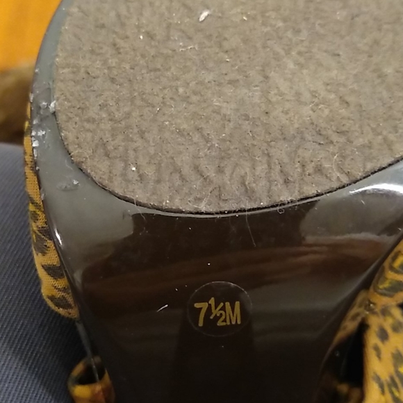 Michael Kors Heel - Picture 6 of 6